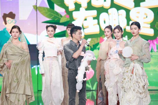 微图坊
青年博士后做客湖南卫视《天天向上》栏目