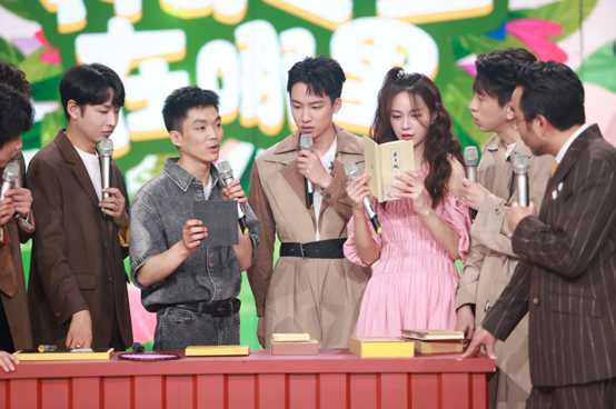 微图坊
青年博士后做客湖南卫视《天天向上》栏目